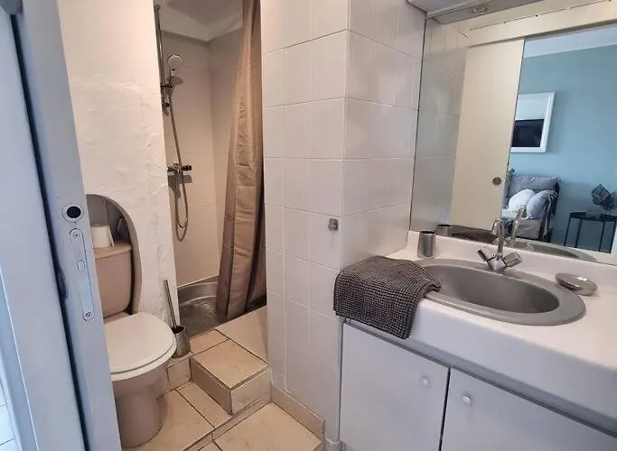 Gemütliches Studio, Pool, Parkplatz. Ohne Vis-a-vis. Fréjus