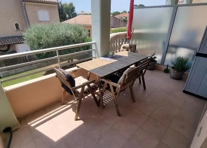 Gemütliches Studio, Pool, Parkplatz. Ohne Vis-a-vis. *