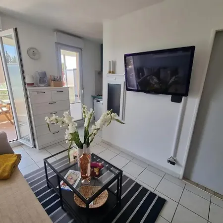 Apartman Gemuetliches Studio, Pool, Parkplatz. Ohne Vis-a-vis. Fréjus