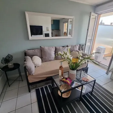 Apartment Gemütliches Studio, Pool, Parkplatz. Ohne Vis-a-vis.