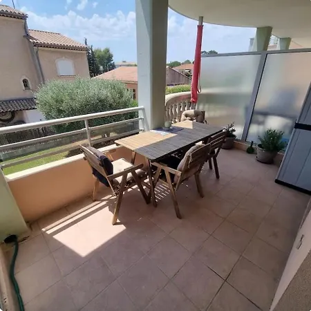 Gemuetliches Studio, Pool, Parkplatz. Ohne Vis-a-vis. *