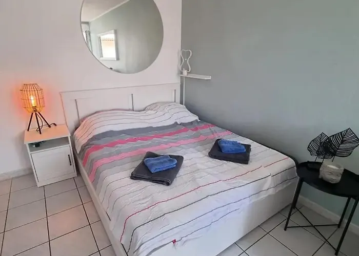 Gemuetliches Studio, Pool, Parkplatz. Ohne Vis-a-vis. 아파트 *